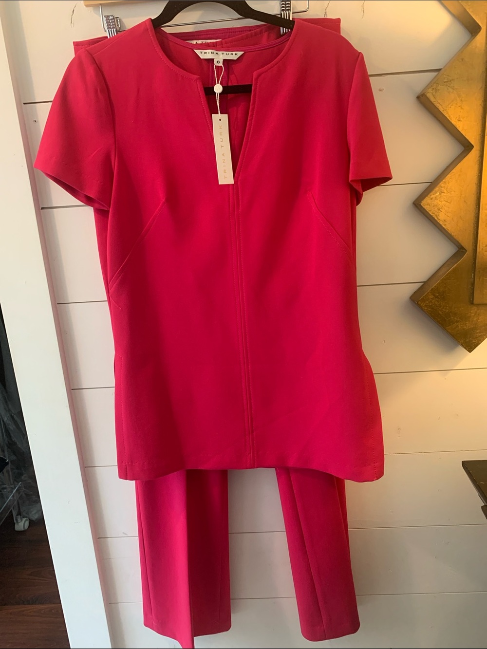 Trina Turk size 6 Fuscia pink pants set with v neck top.  New with tags.